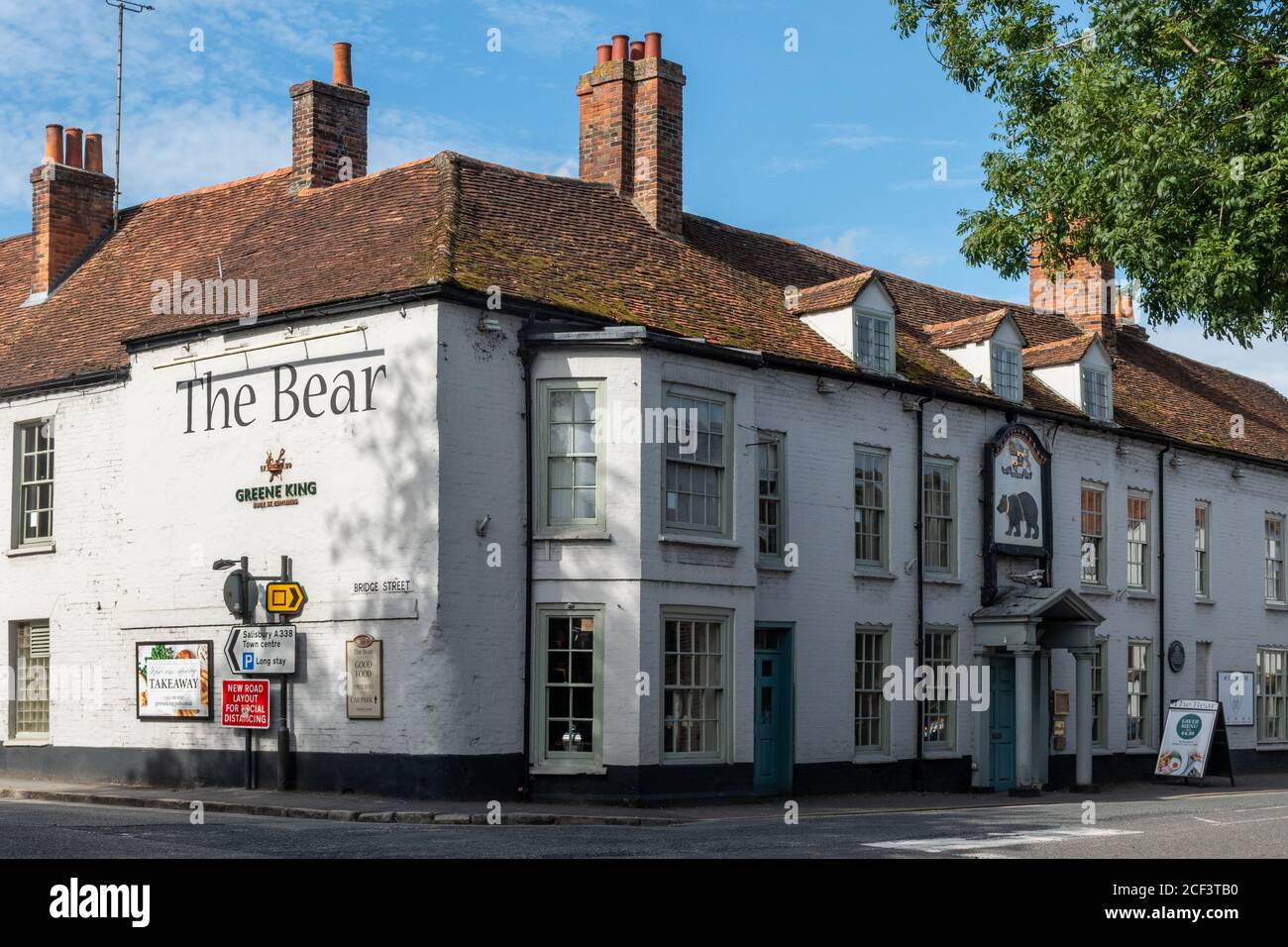 The Bear Hotel, une auberge du XIIIe siècle, pub, restaurant à Hungerford, Berkshire, Royaume-Uni Banque D'Images