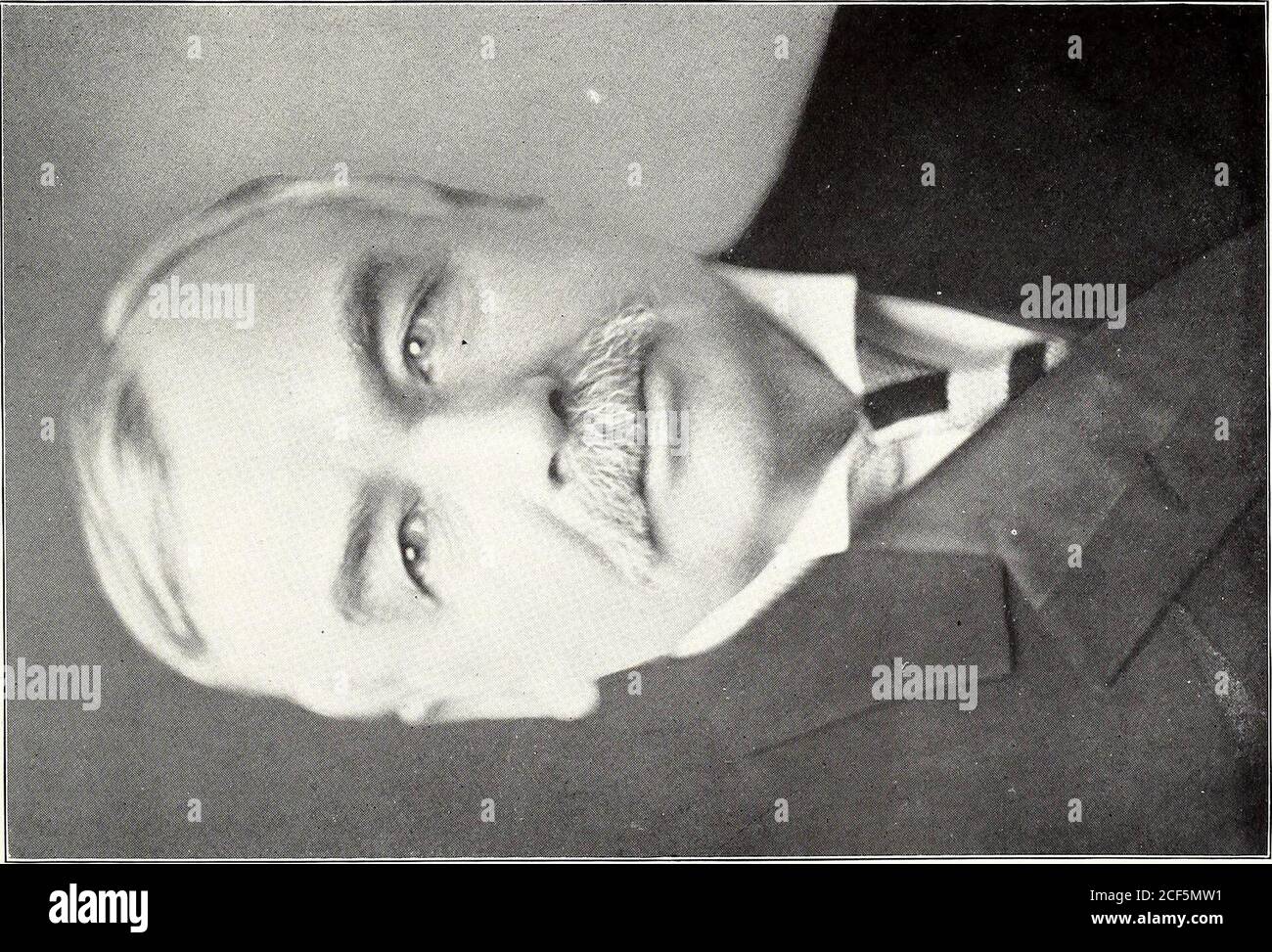 . Des hommes célèbres de l'Illinois et de leur état. 2Z2— &gt; ^ X- .-c3 V; be -^ C3 RH ^ c3 -O a .S ^ » O tr-3 y^ 0) à ^ CO c3 -= ^3-? ^ to a; o  ^ GO z ( , 03 OJ rf o Omo rf t- L s^Z ^0 oo: — &gt;, • C33^5 i; 3•3 vv, -^ & gt;.3 3 oi — — — C/JC3 z NJ — o JO H -d EH SBS 3 0) oJO mg O O K c3.^ «.3 et gt; 3 129 Banque D'Images