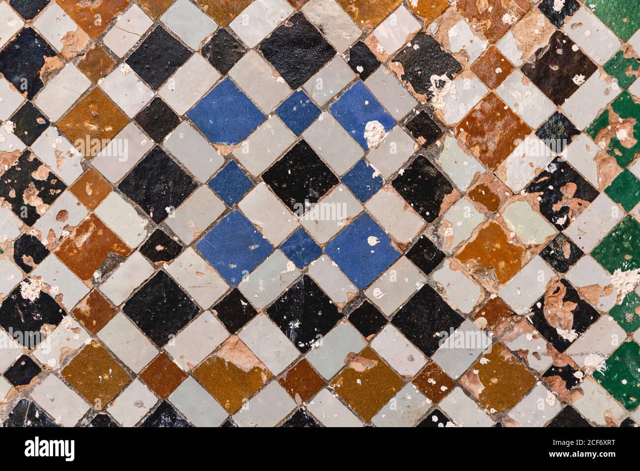 Gros plan magnifique vieille mosaïque sur le mur de construction à Tanger, Maroc Banque D'Images