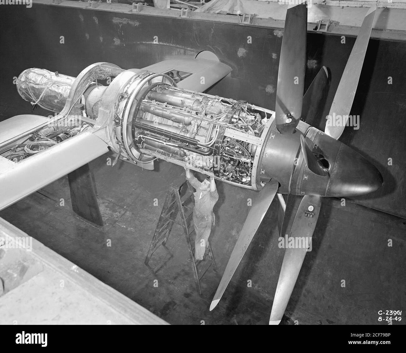 Moteur Python Install Dans Le Tunnel A rodynamique D altitude Photo