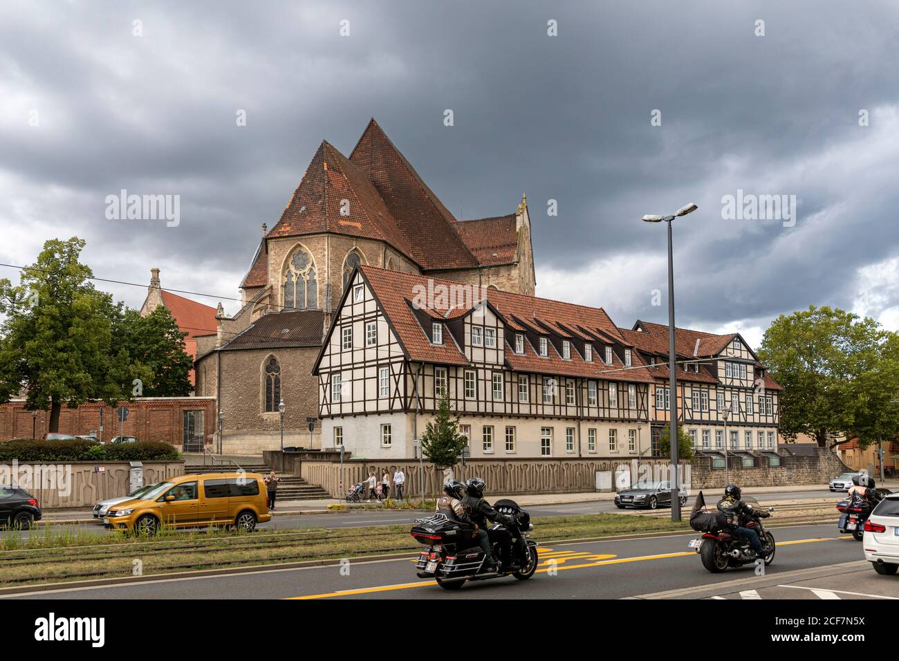 La ville historique de Braunschweig a de vieux bâtiments autour du centre-ville. La plupart sont mis à jour pour une utilisation moderne mais ont conservé leur apparence historique. Banque D'Images