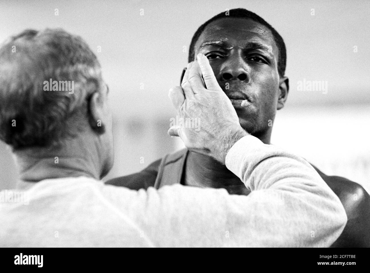 Frank Bruno est prêt à s'escadre à Trimon Construction, dans l'est de Londres. 19 mars 1992. Photo: Neil Turner Banque D'Images