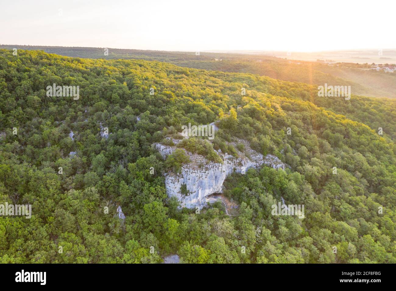 France, Côte d’Or, Réserve naturelle régionale de Val Suzon, Messigny et Vantoux, Foret Domaniale de Val Suzon (vue aérienne) // France, Côte d’Or (21), rés Banque D'Images France, Côte d’Or, Réserve naturelle régionale de Val Suzon, Messigny et Vantoux, Foret Domaniale de Val Suzon (vue aérienne) // France, Côte d’Or (21), rés Banque D'Images
