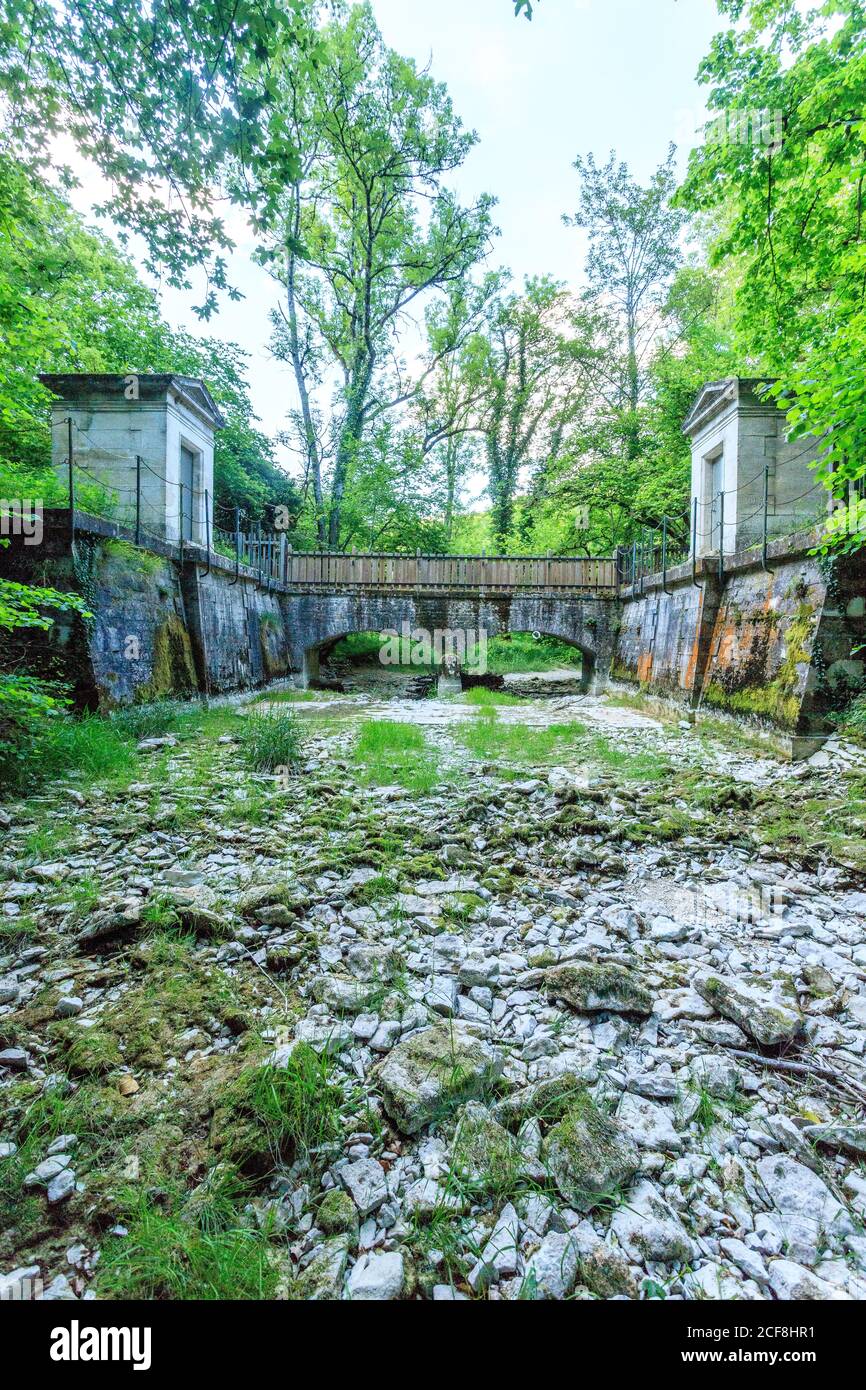 France, Côte d’Or, Réserve naturelle régionale du Val Suzon, Etaules, Foret Domaniale de Val Suzon, Parc Jouvence, lit de la rivière sèche de Suzon // France, Côte d’Or Banque D'Images France, Côte d’Or, Réserve naturelle régionale du Val Suzon, Etaules, Foret Domaniale de Val Suzon, Parc Jouvence, lit de la rivière sèche de Suzon // France, Côte d’Or Banque D'Images