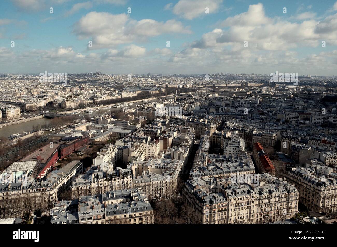 Vue sur Paris depuis le sommet de la Tour Eiffel Banque D'Images
