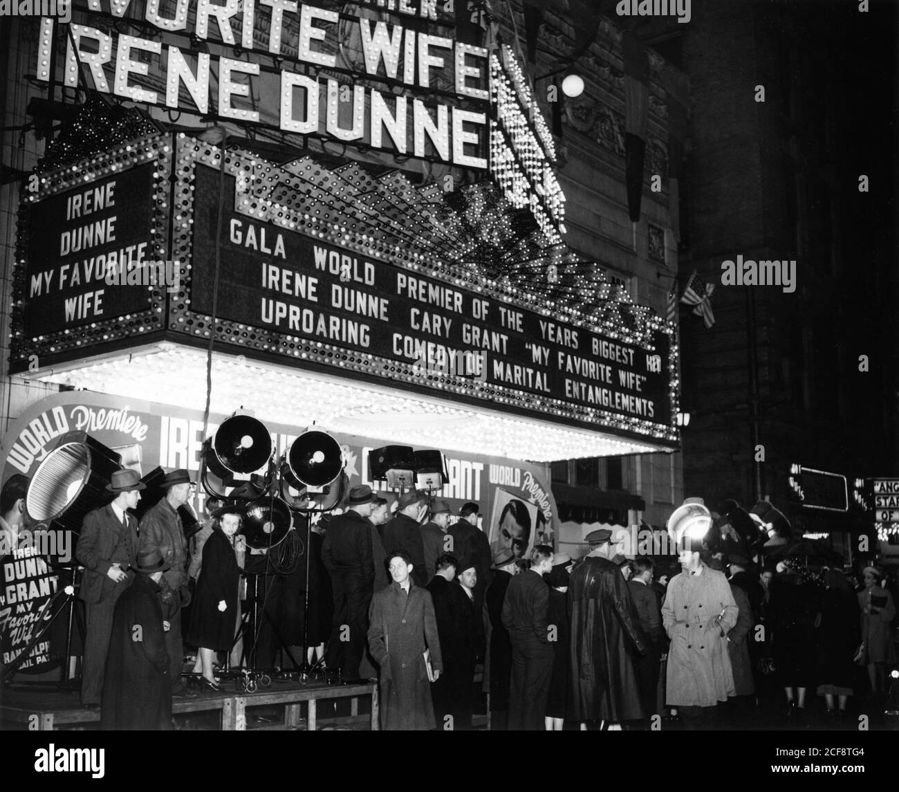 Première mondiale de CARY GRANT et IRENE DUNNE dans MON FEMME PRÉFÉRÉE 1940 réalisateur GARSON KANIN producteur LEO McCARAY RKO Images radio Banque D'Images
