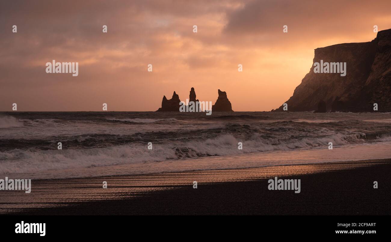 Longue étendue de sable noir dans Iceland Vik Sand Beach Banque D'Images