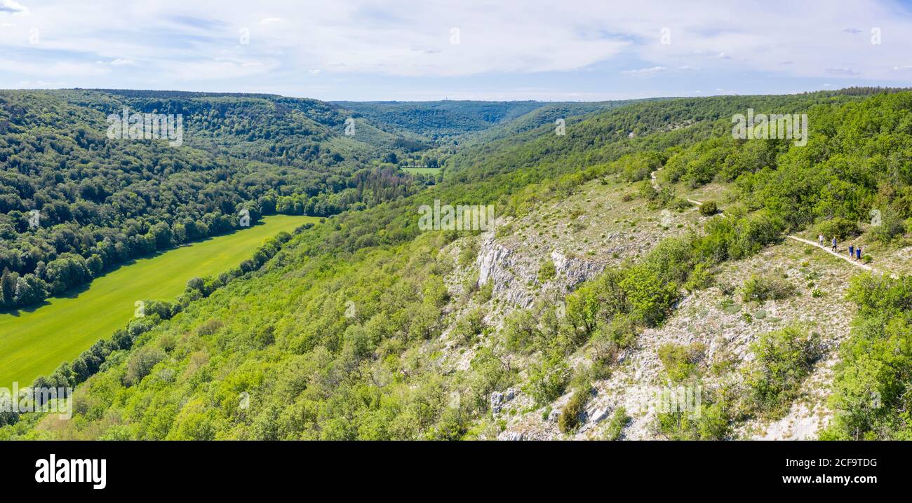 France, Côte d’Or, Réserve naturelle régionale de Val Suzon, Messigny et Vantoux, Foret Domaniale de Val Suzon, sentier de randonnée (vue aérienne) // France, Côte Banque D'Images France, Côte d’Or, Réserve naturelle régionale de Val Suzon, Messigny et Vantoux, Foret Domaniale de Val Suzon, sentier de randonnée (vue aérienne) // France, Côte Banque D'Images