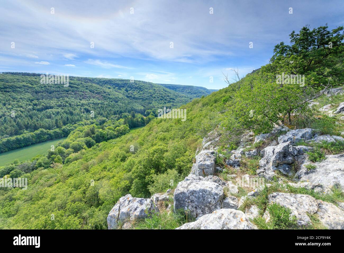 France, Côte d’Or, Réserve naturelle régionale de Val Suzon, Messigny et Vantoux, Foret Domaniale de Val Suzon, point de vue d’un sentier de randonnée // France, Autriche Banque D'Images France, Côte d’Or, Réserve naturelle régionale de Val Suzon, Messigny et Vantoux, Foret Domaniale de Val Suzon, point de vue d’un sentier de randonnée // France, Autriche Banque D'Images