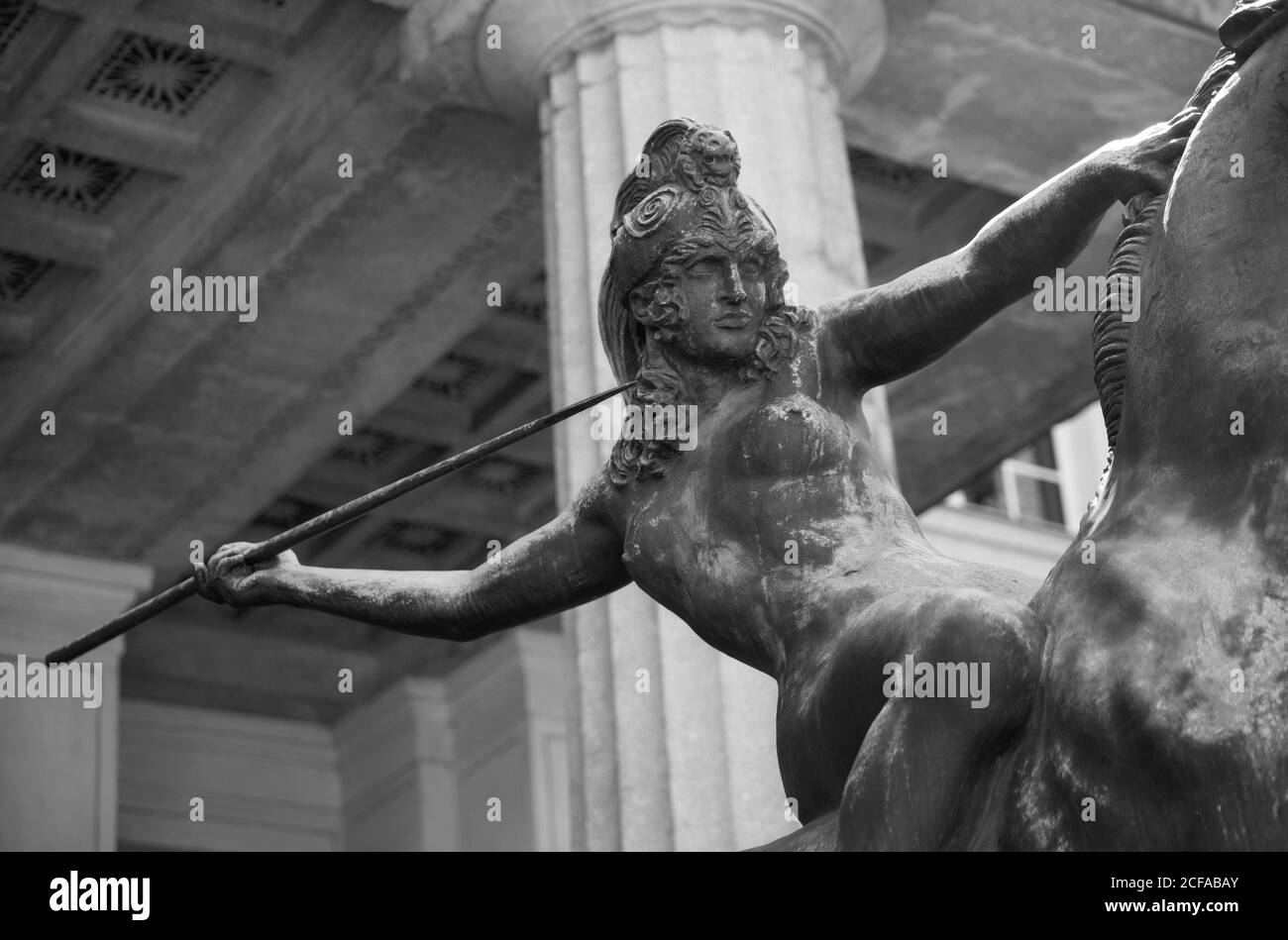 Amazone 1913-14 détail : Amazone à cheval Neoclassical / symbolisme statue de Franz Von coincé. Détails. Munich, Allemagne. 6200X4100 300 dpi II Banque D'Images