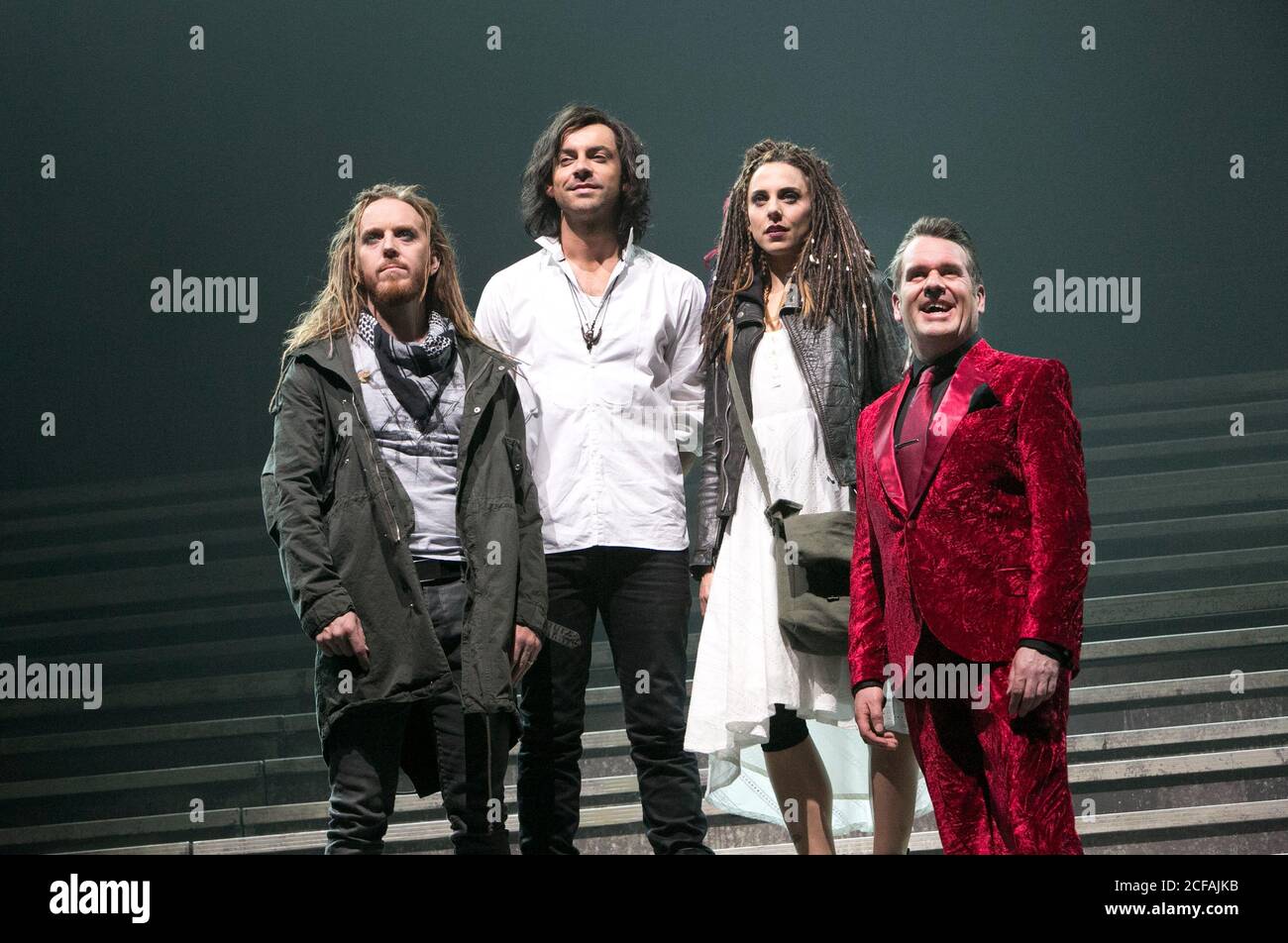 l-r: Tim Minchin (Judas Iscariot), Ben Forster (Jesus), Melanie Chisholm (Mary Magdalene), Chris Moyles (King Hérode) en JÉSUS CHRIST SUPERSTAR UK Arena Tour 2012 / 02 Arena 21/09/2012 musique: Andrew Lloyd Webber paroles: Tim Rice design: Mark Fisher éclairage: Patrick Woodroffe réalisateur: Laurence Connor Banque D'Images