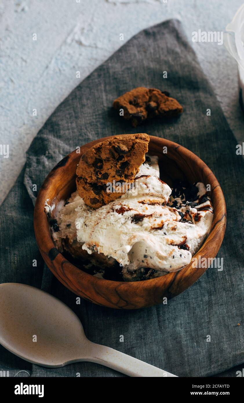Crème glacée avec biscuits aux flocons d'avoine Banque D'Images