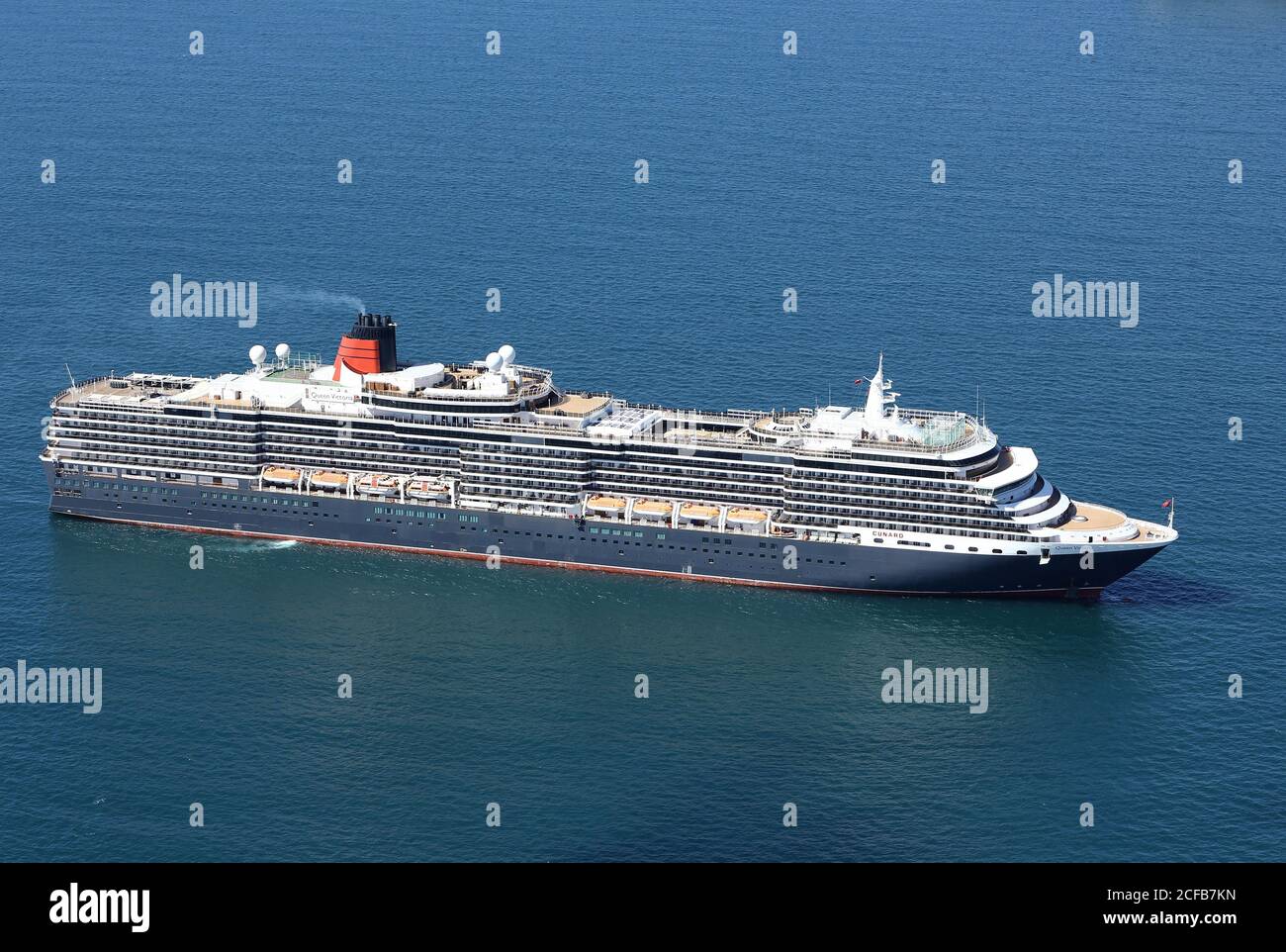 Certains des plus grands paquebots de croisière au monde ont été amarrés dans la baie de Weymouth, près de Portland, pendant la pandémie Covid de 2020. Banque D'Images