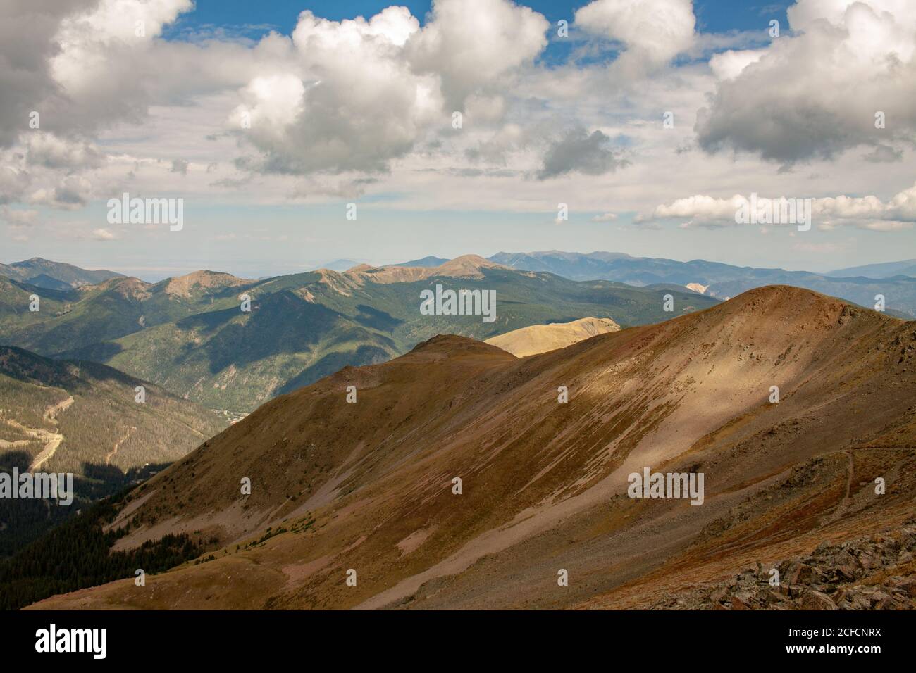 La chaîne de montagnes Sangre de Cristo, vue depuis Wheeler Peak à Taos, Nouveau-Mexique, États-Unis Banque D'Images