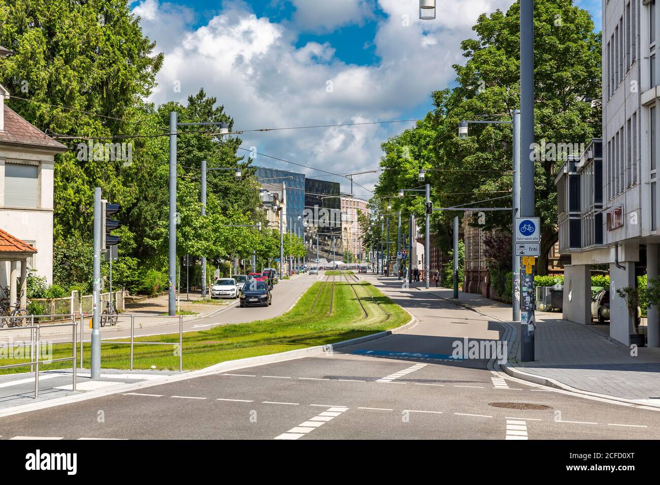 Réseau de tram, à l'arrière de la bibliothèque universitaire, Werthmannstrasse, Freiburg, Freiburg im Breisgau, Bade-Wurtemberg, Allemagne, Europe Banque D'Images
