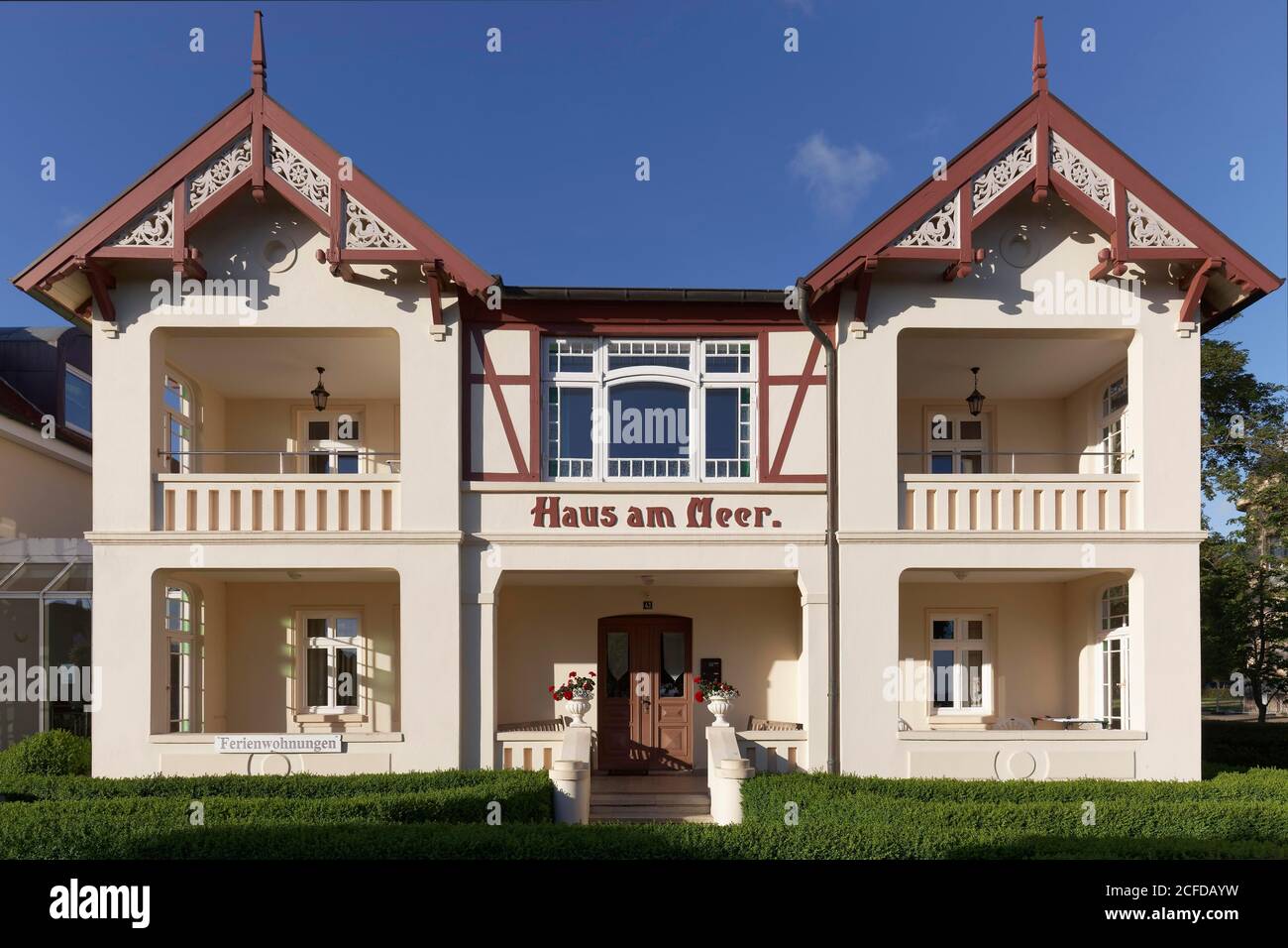 Maison au bord de la mer, villa de 1910, appartements de vacances, Kuehlungsborn-Ouest, Mer Baltique, Mecklembourg-Poméranie occidentale, Allemagne Banque D'Images