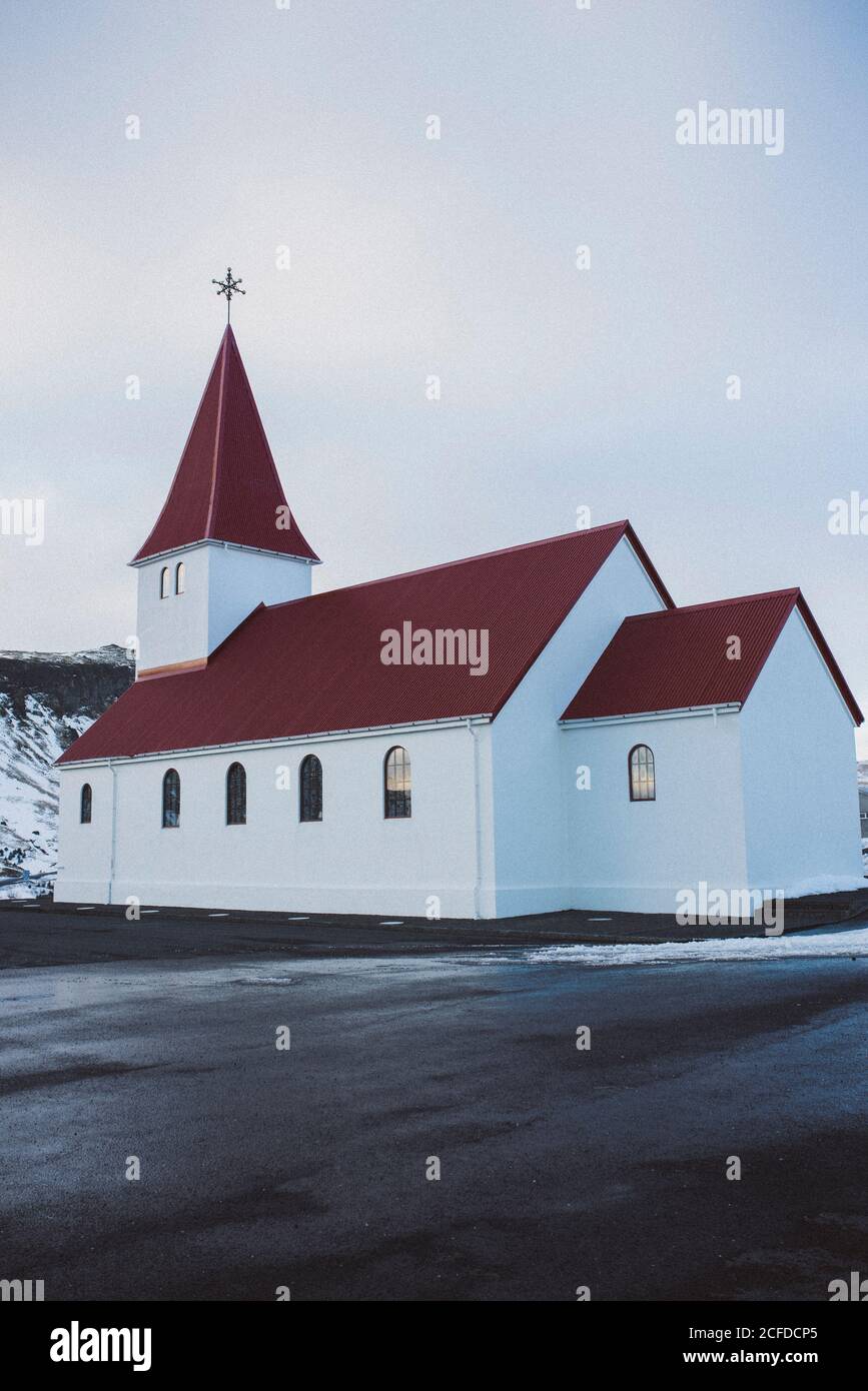 Église de Reyniscyrka à Vik y Myrdal, en Islande, en hiver Banque D'Images