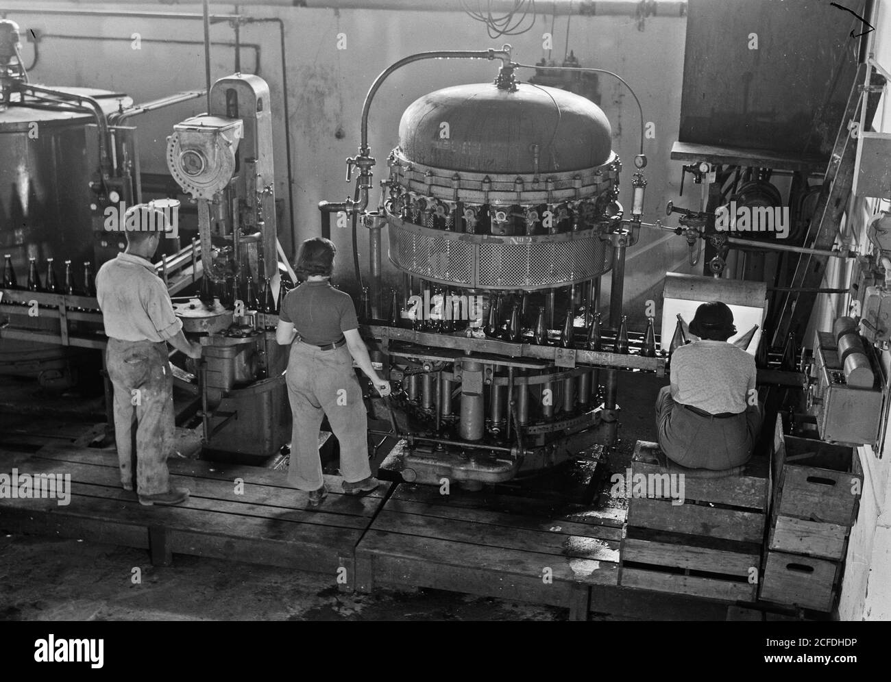 Histoire du Moyen-Orient - usines juives en Palestine sur la plaine de Sharon et le long de la côte jusqu'à Haïfa. Rishon le Zion. La brasserie. Embouteillage Banque D'Images