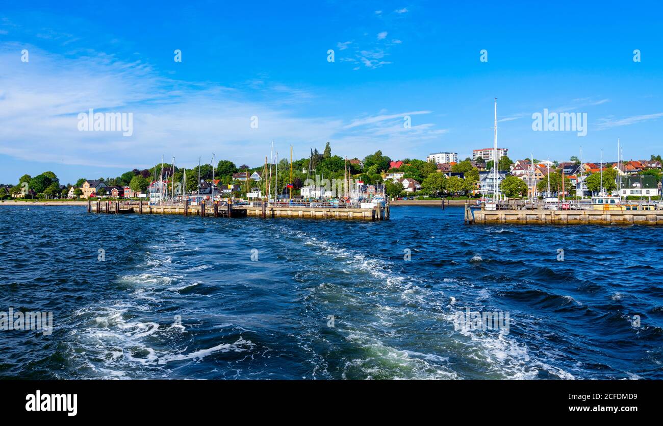 Allemagne, Schleswig-Holstein, Heikendorf - Möltenort, départ du terminal de ferry H-Möltenort, Kiel Fjord Banque D'Images