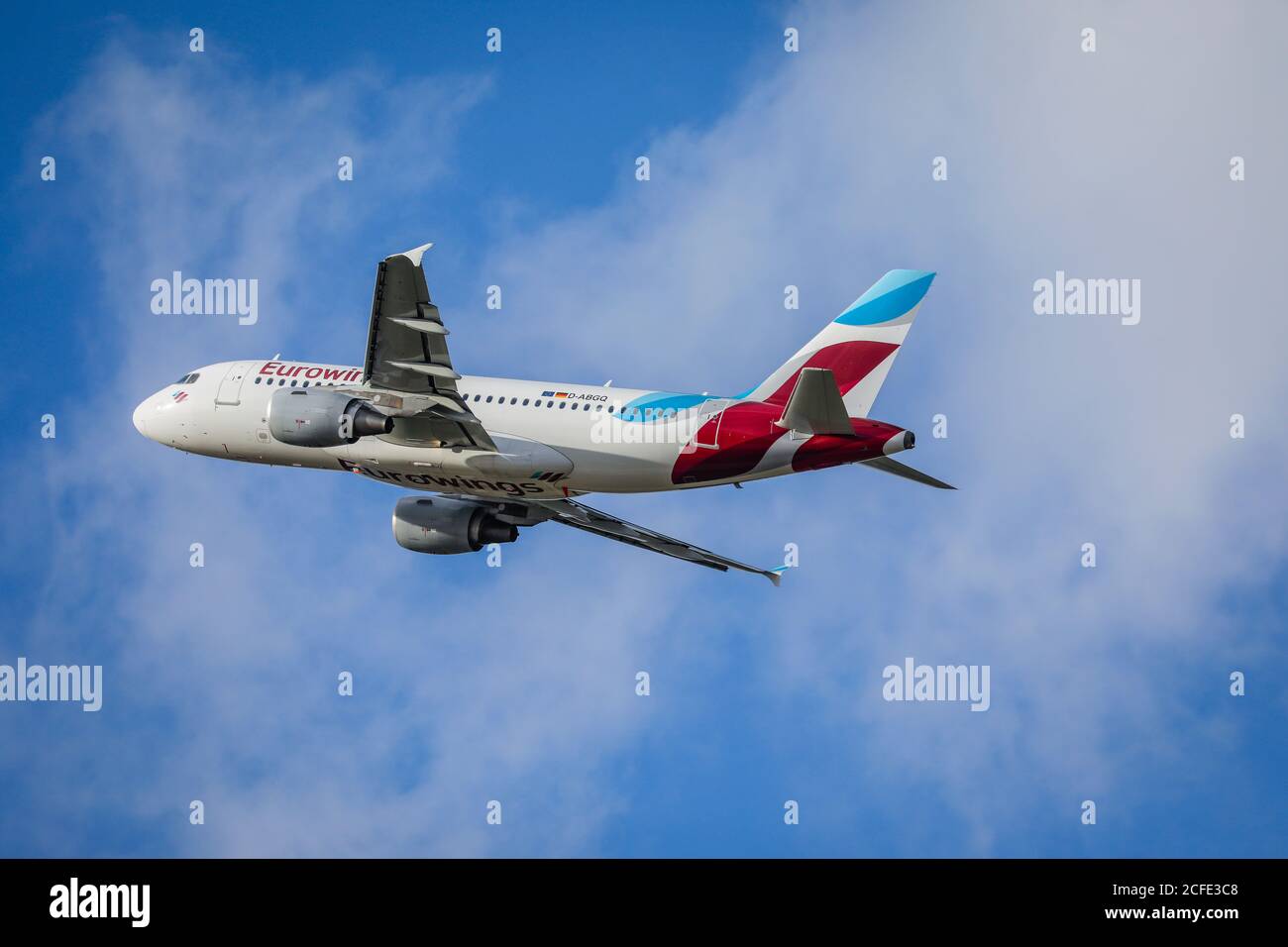 Eurowings, décollage de l'avion à l'aéroport international de Düsseldorf, D-ABGQ, Düsseldorf, Rhénanie-du-Nord-Westphalie, Allemagne Banque D'Images