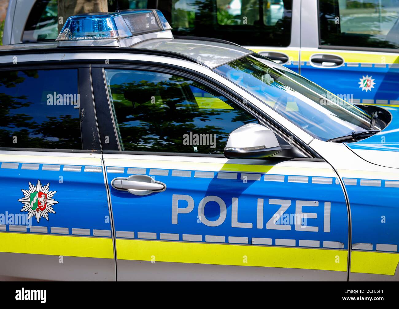 Voiture de police, lettrage de la police sur un véhicule d'urgence, Oberhausen, Rhénanie-du-Nord-Westphalie, Allemagne Banque D'Images
