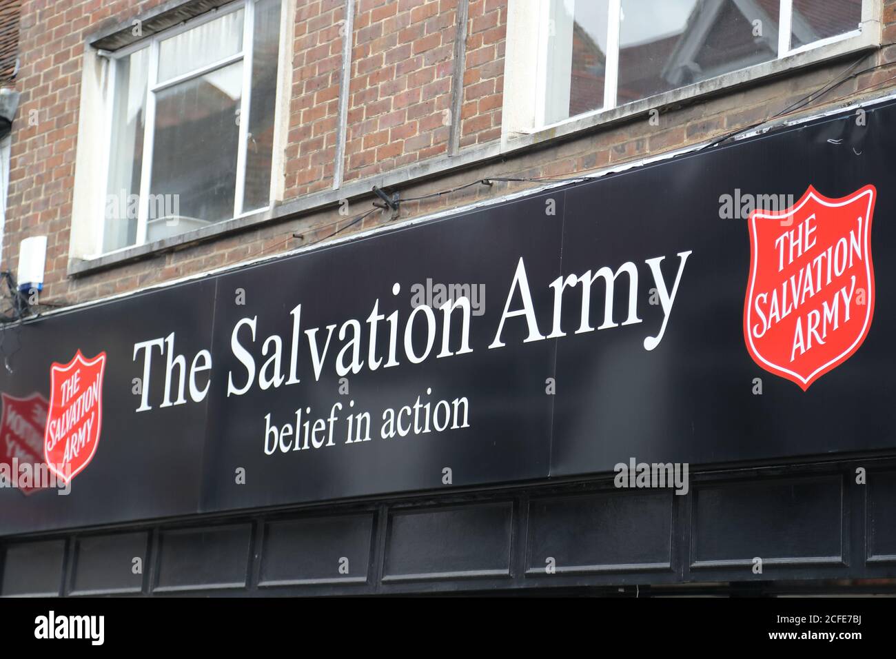 Panneau au-dessus de la boutique de l'Armée du Salut dans la ville du marché Buckinghamshire de High Wycombe, Royaume-Uni Banque D'Images