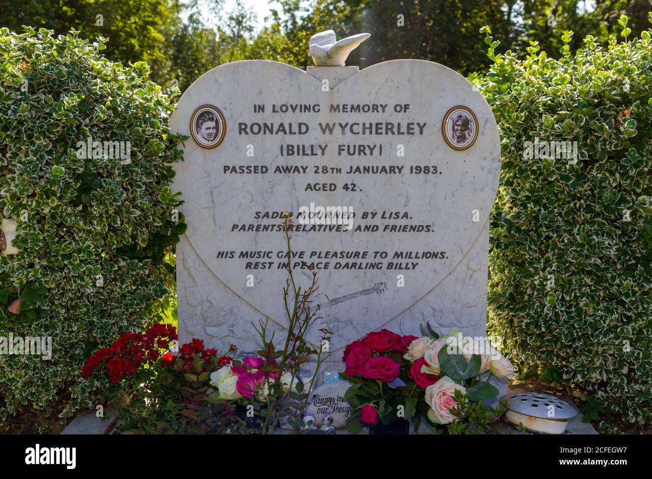 La tombe de Billy Fury (Ronald Wycherley) dans le cimetière de Mill Hill, Mill Hill, Londres, Royaume-Uni. Banque D'Images