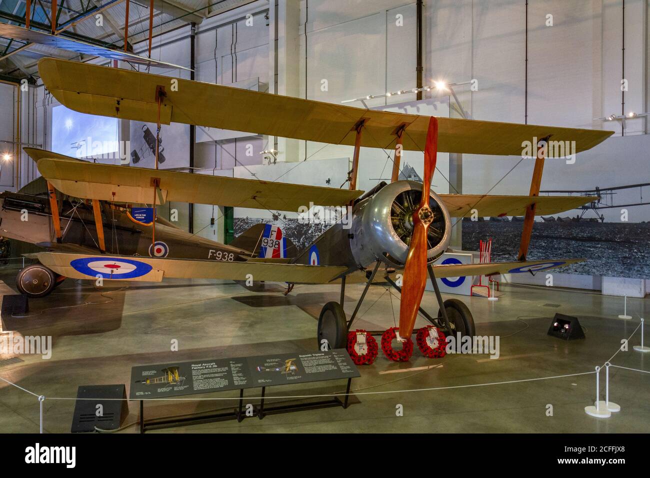 Un avion scout à siège unique Sopwith Triplane (c1917) exposé au RAF Museum, Londres, Royaume-Uni. Banque D'Images