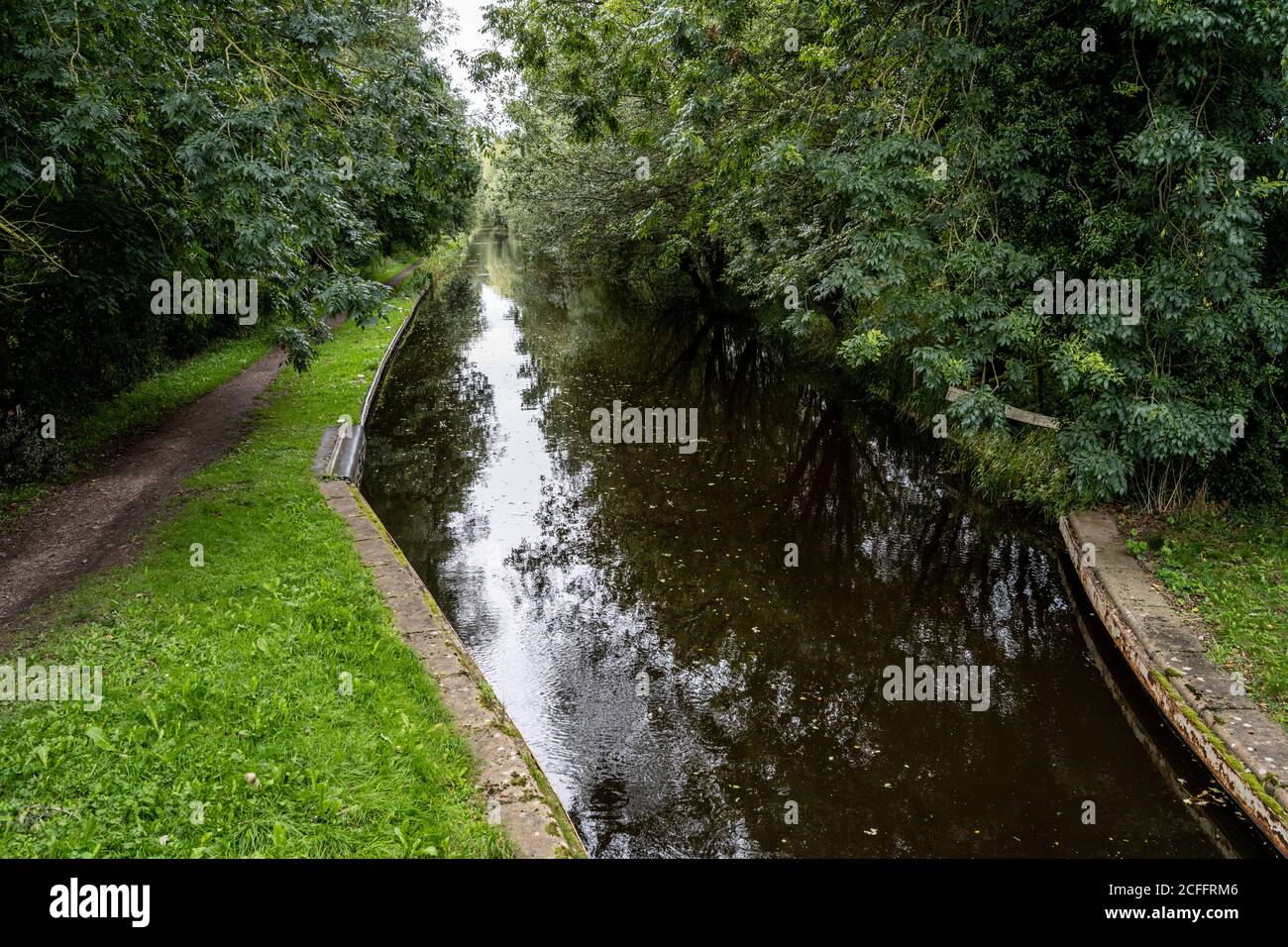 Au-dessous des écluses sur le canal de Montgomery à Shropshire Royaume-Uni Banque D'Images