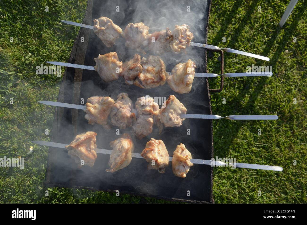 Marindo Lot De 6 Brochettes Pour Barbecue Et Chachlyk En Acier Inoxydable U2013 6 Brochettes De 31 Cm De Long Et Support | Brochettes Pour Barbecue Au Chachlyk | Brochettes à Viande Marindo Lot De 6 Brochettes Pour Barbecue Et Chachlyk En Acier Inoxydable U2013 6 Brochettes De 31 Cm De Long Et Support | Brochettes Pour Barbecue Au Chachlyk | Brochettes à Viande