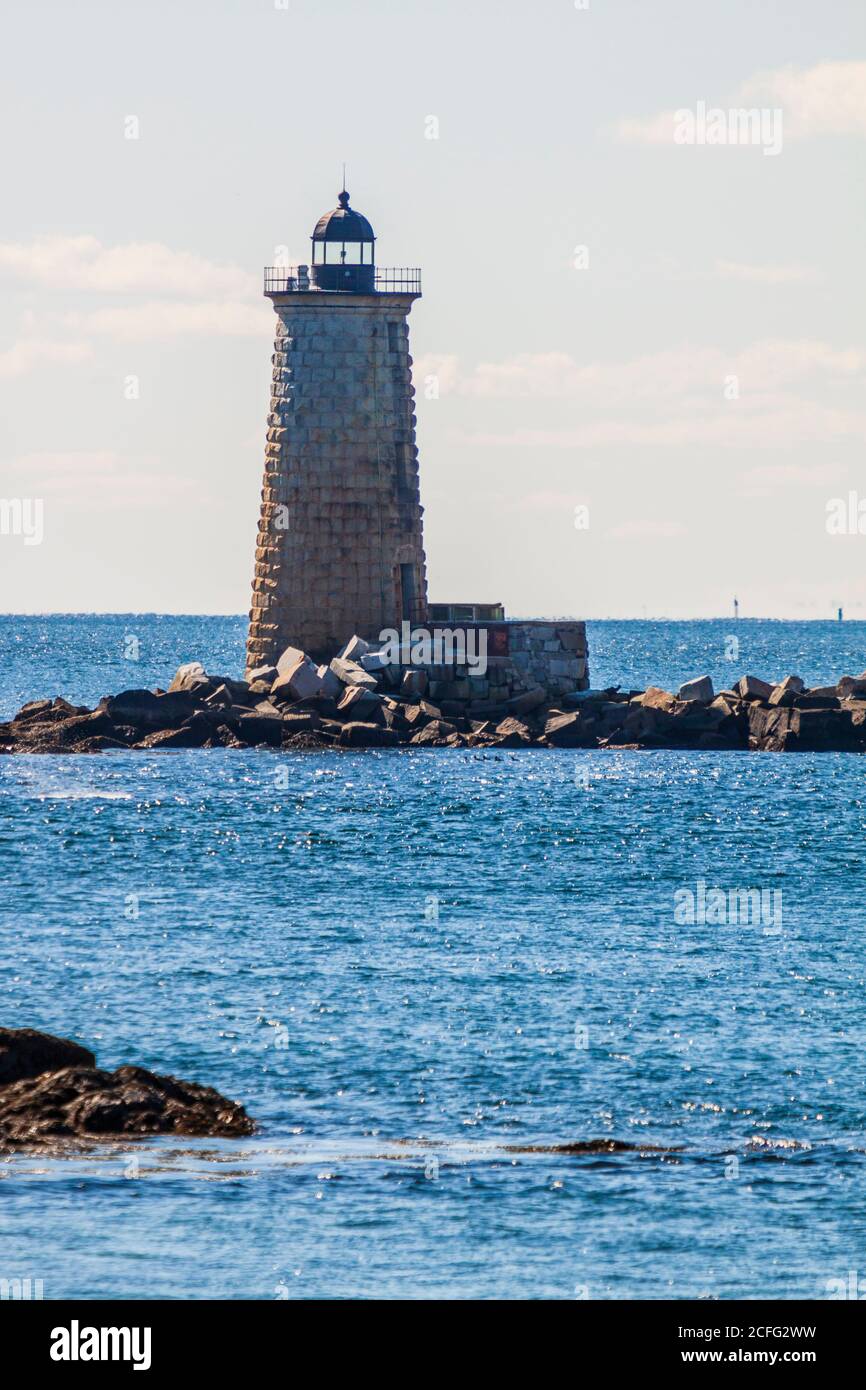 Whalebback Ledge Lighthouse à l'entrée du port de Portsmouth (New Hampshire), est situé du côté Maine de la rivière Piscataqua. Banque D'Images