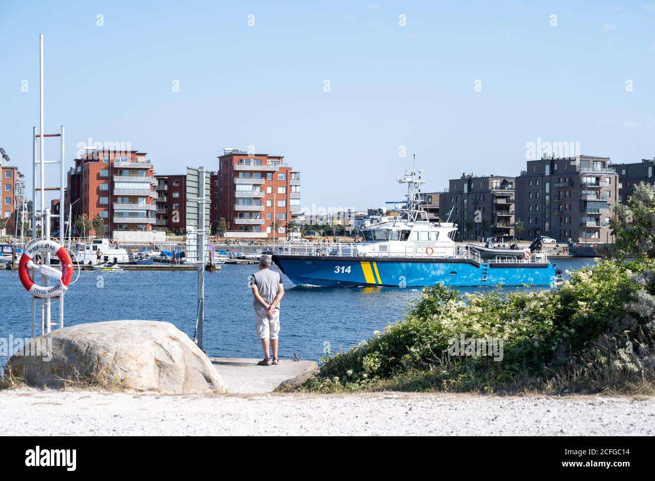 Malmo, Suède - 14 août 2020 : bateau de la garde côtière suédoise dans le port de Cementa Banque D'Images