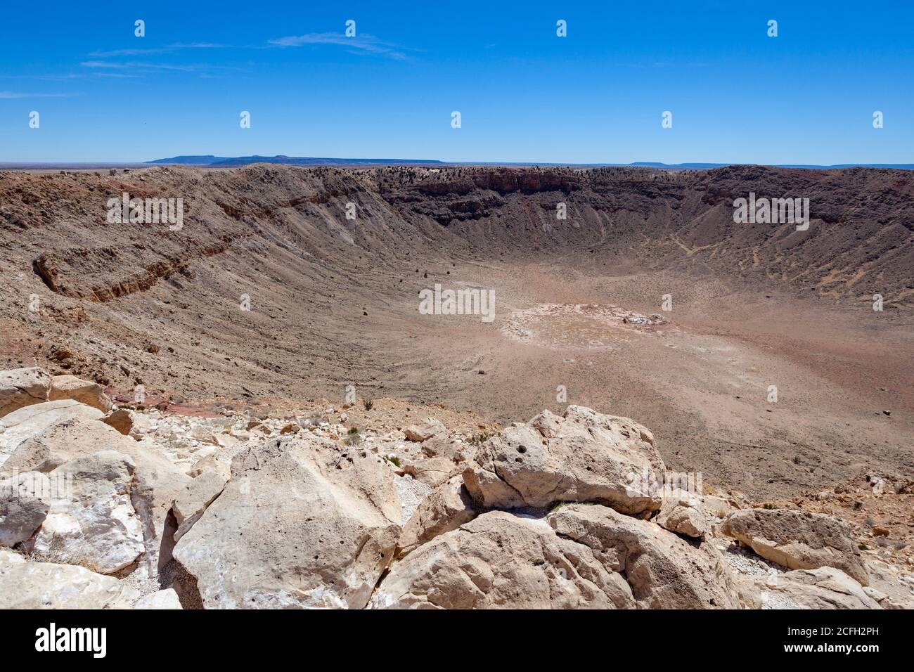 Meteor Crater est un cratère d'impact de météorite situé à environ 37 milles à l'est de Flagstaff Et à 18 miles à l'ouest de Winslow dans le désert du nord de l'Arizona Banque D'Images