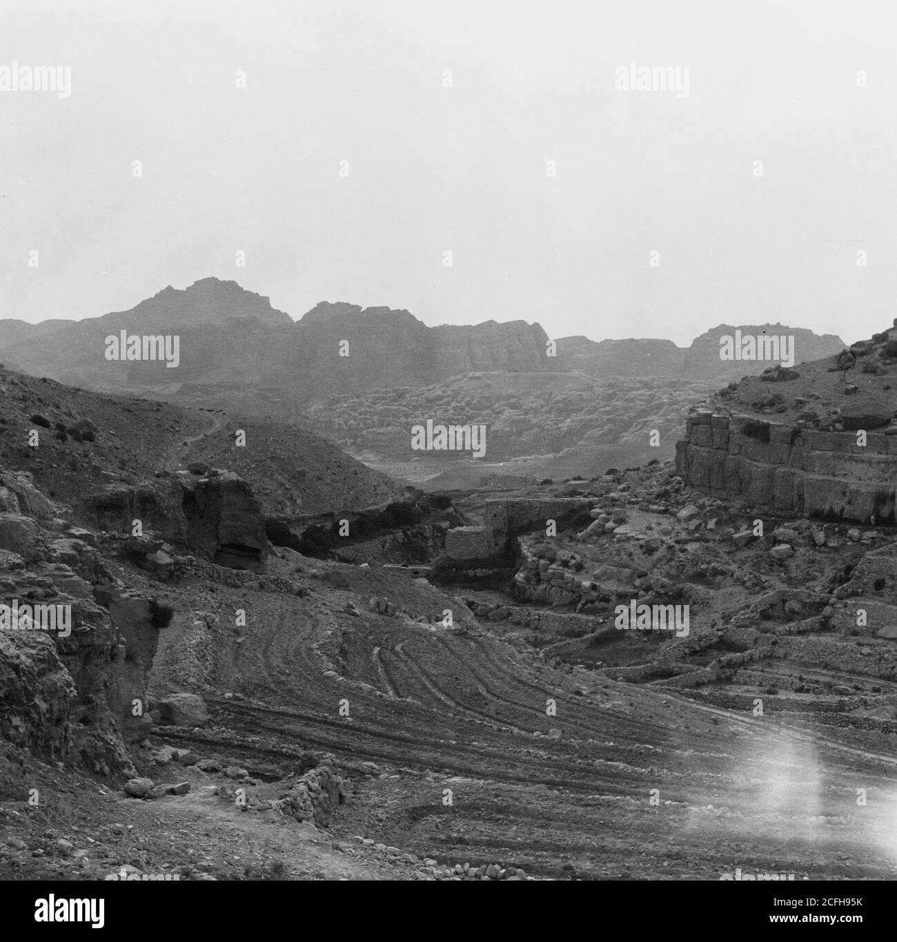 Légende originale: Petra d'en haut - emplacement: Petra Jordan ca. 1925 Banque D'Images