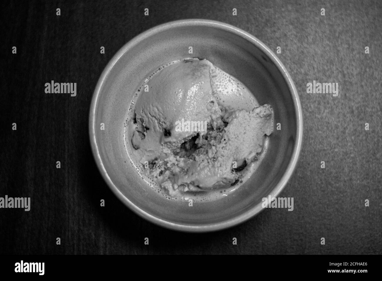 Bol de crème glacée en noir et blanc Banque D'Images