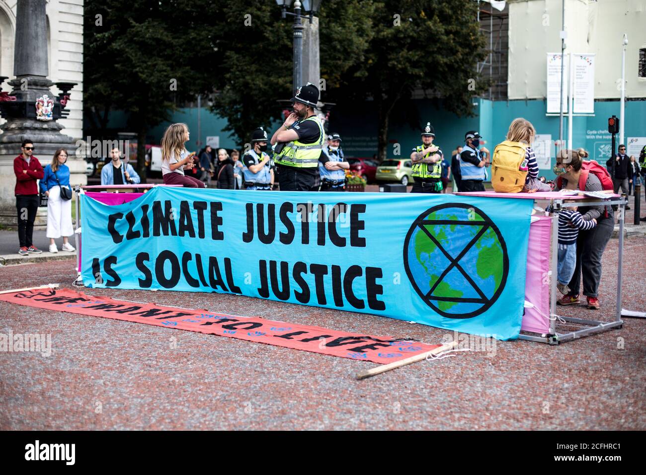 ROYAUME-UNI, pays de Galles. 05.09.2020 - la Justice maintenant proteste contre le changement climatique prend part à Cardiff. Banque D'Images