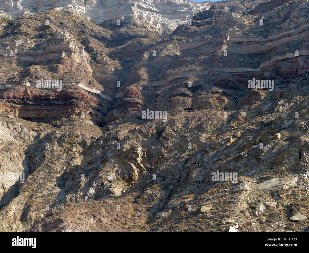 Affleurement rocheux de Mesa Vouno à Santorini en Grèce. Banque D'Images