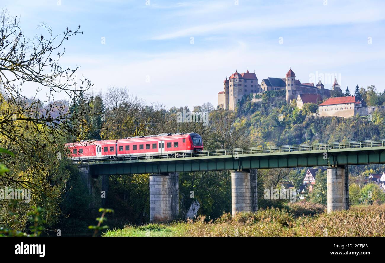 Belle matinée de Fallotime à Harburg, dans le swabian Riesalb Banque D'Images