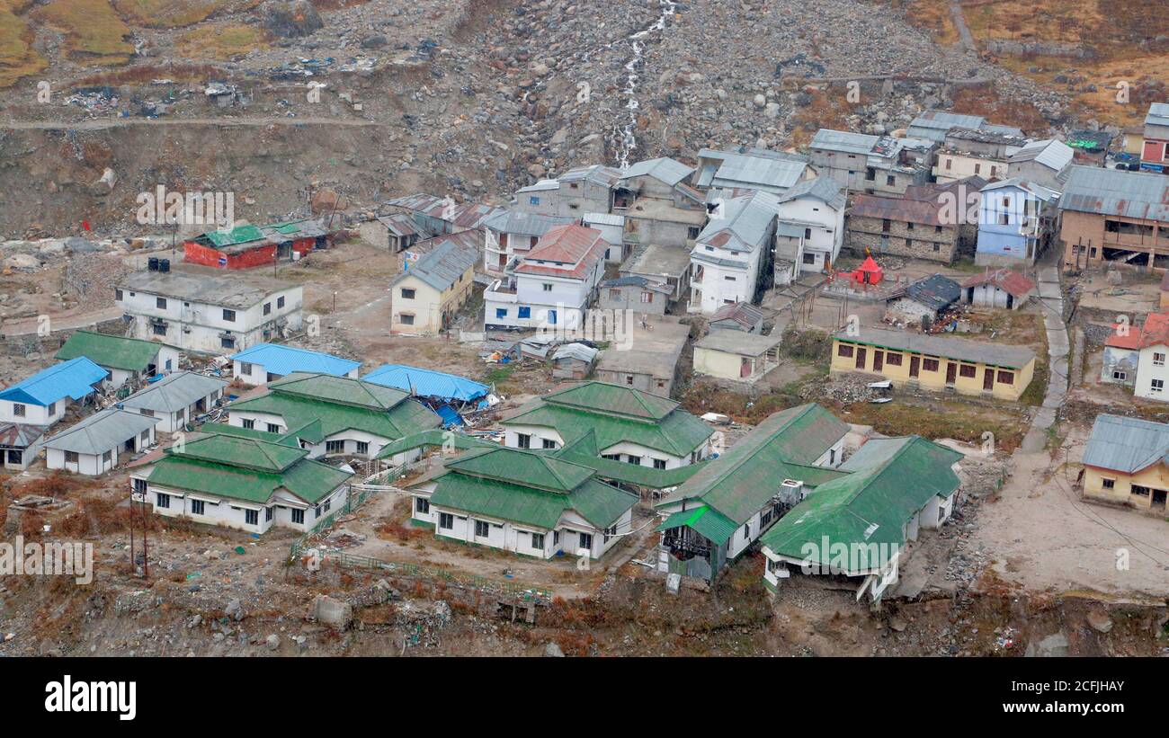 Vue aérienne du temple de Kedarnath après la catastrophe de Kedarnath 2013. Des pertes importantes ont été subies par les personnes et les biens. Pire désastre.glissement de terrain, inondation, nuages éclatent en moi Banque D'Images