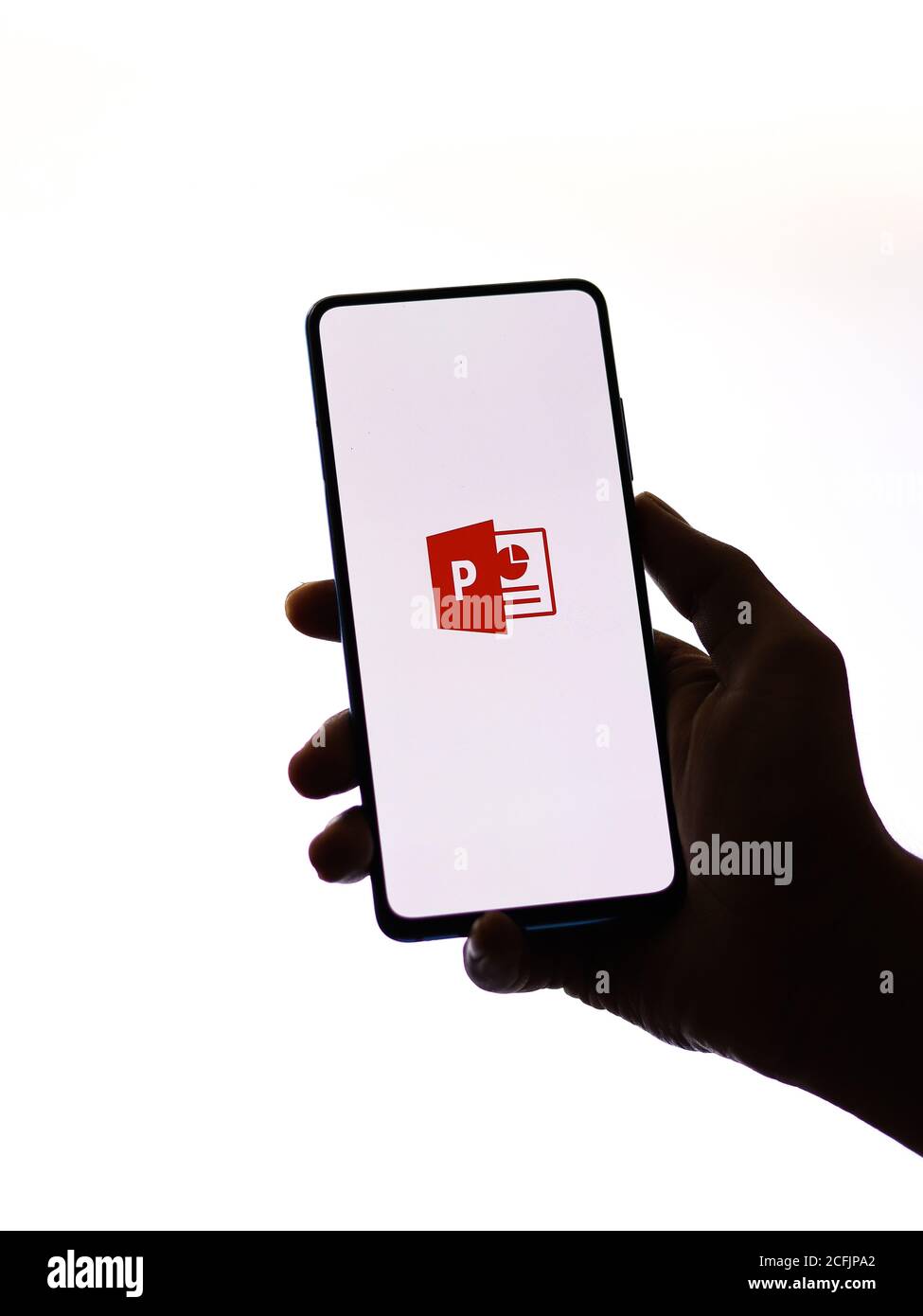 Assam, inde - 6 septembre 2020 : logo Power point sur l'écran du téléphone. Banque D'Images