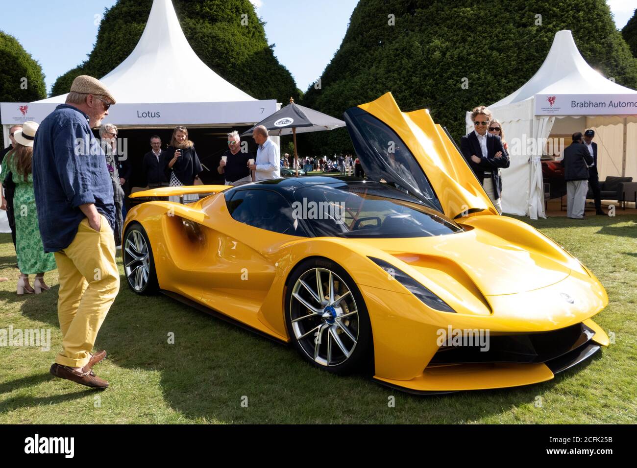 La super voiture Lotus Evija est exposée au Hampton court Concours 2020 Banque D'Images