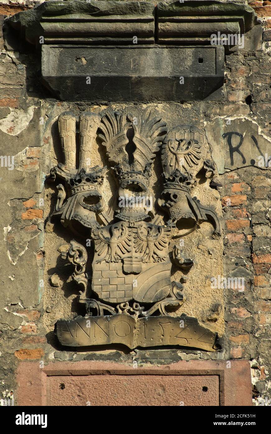 Armoiries à l'entrée du château médiéval en ruines de Ząbkowice Śląskie dans la Basse-Silésie, en Pologne Banque D'Images