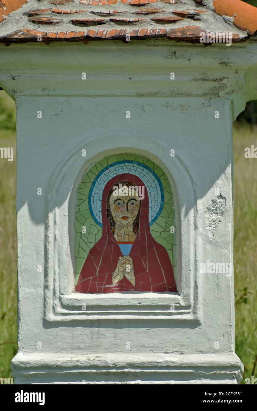 La mosaïque de la Vierge Marie au sanctuaire roadsif dans le village de Jaszkowka près de Klodzko dans la région de Basse-Silésie, Pologne Banque D'Images