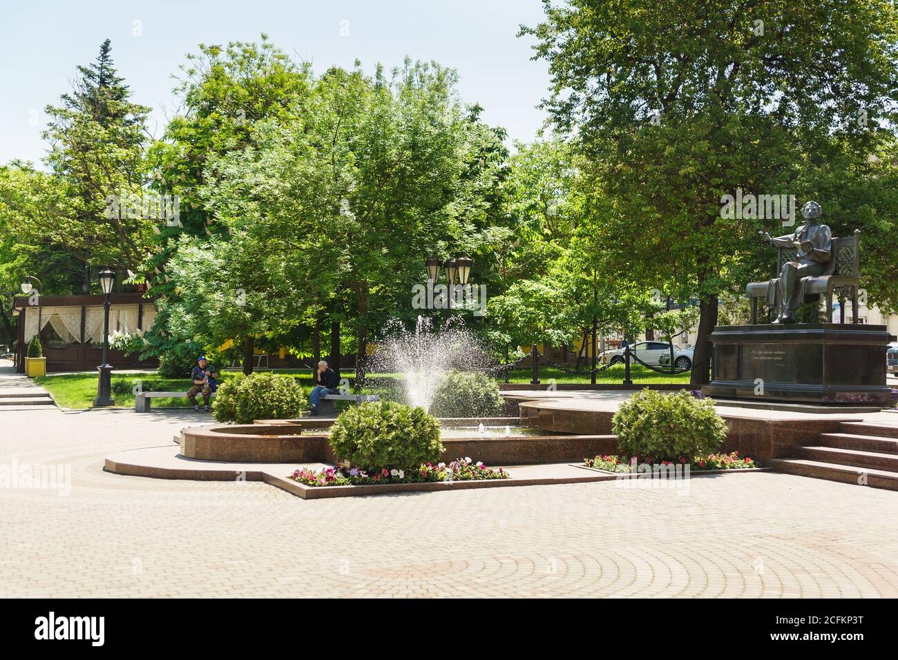 NOVOROSSIYSK, RUSSIE - MAI 08.2016 : le Monument de A. S. Pushkin dans les conseils de rue de Park Avenue de la ville de Novorossiysk Banque D'Images