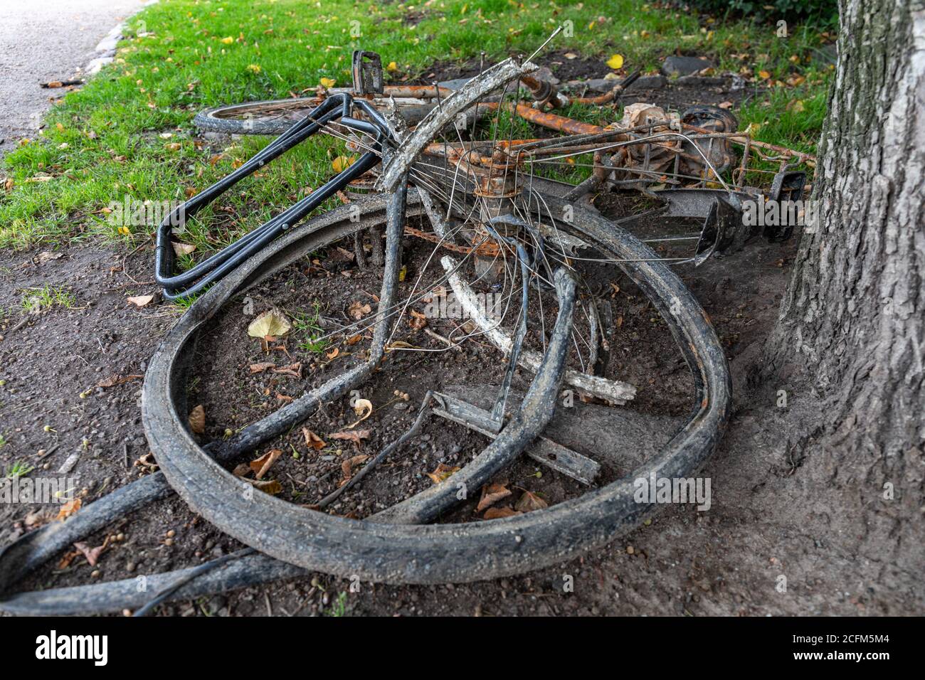 Restes de vélo volé récupérés de la mer Banque D'Images