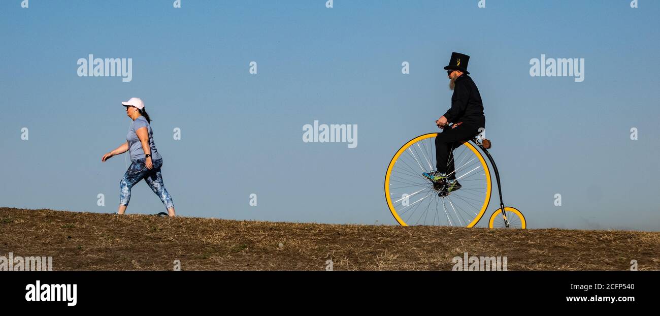 Melbourne Australie. Scènes de la vie quotidienne à Melbourne en Australie. Vélo sur un penny farthing vélo à Melbourne . Banque D'Images