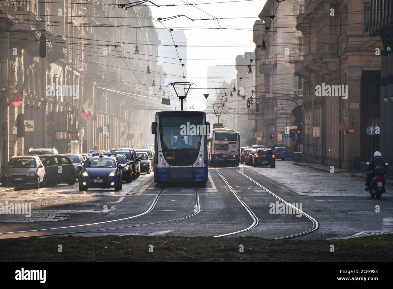 Le tramway coloré de Turin, Italie Banque D'Images