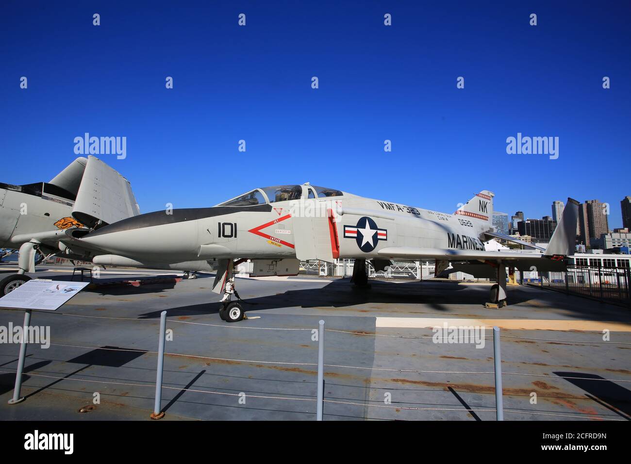 douglas f-4 Phantom ii, intrépide musée de l'espace aérien de la mer à New York. Le musée Interpid Sea Air Space Museum présente le porte-avions USS Intrepi Banque D'Images