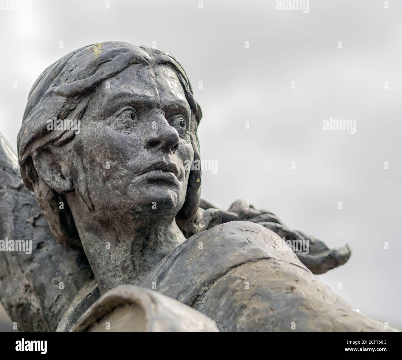 Détail de la statue commémorative Jackie Crookston par David Anni, Tranent, East Lothian, Écosse, Royaume-Uni. Banque D'Images