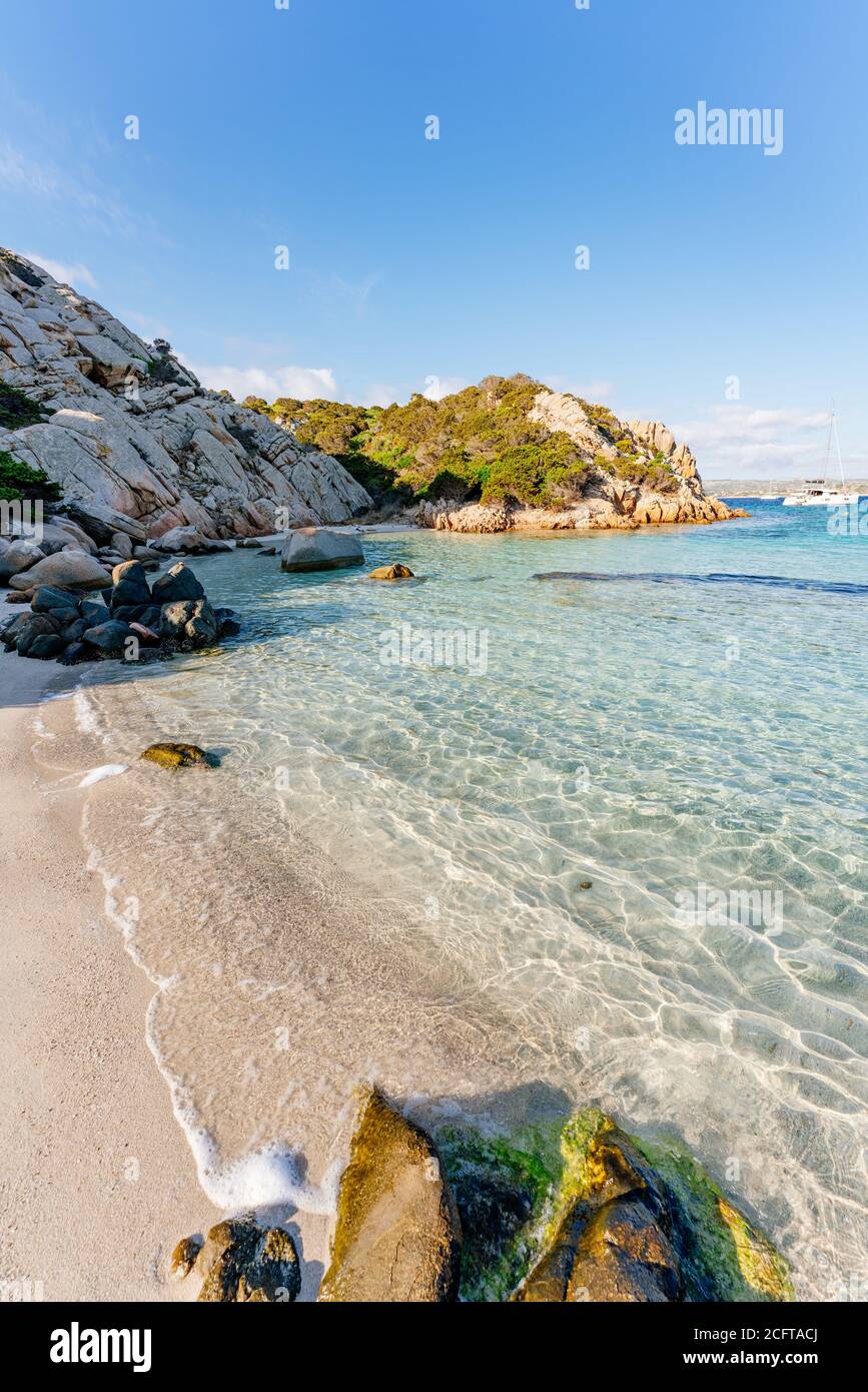 Cala Napoletana, magnifique baie de l'île de Caprera, la Maddalena, Sardaigne, Italie Banque D'Images